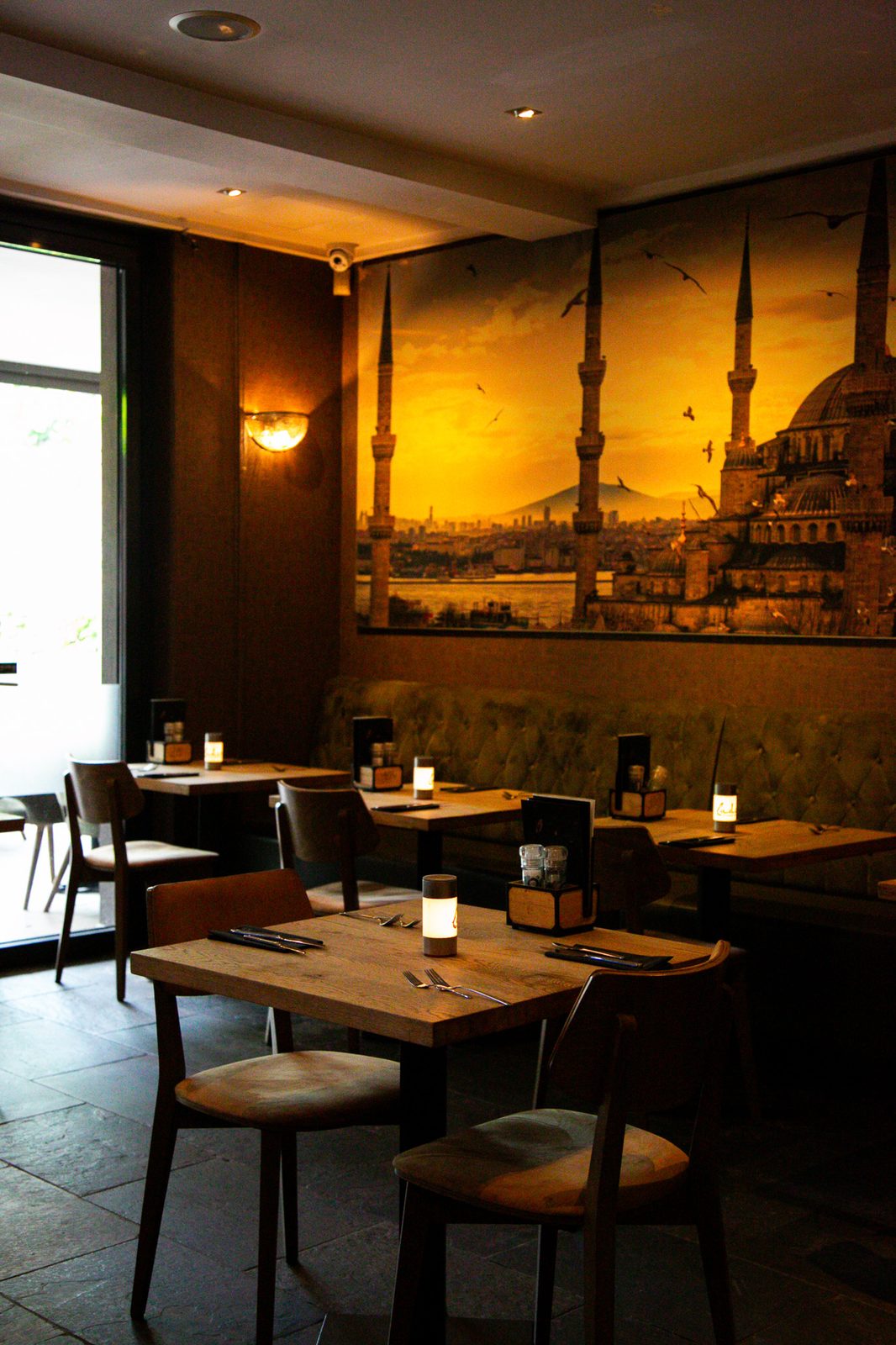 Ons interieur met uitzicht op Istanbul